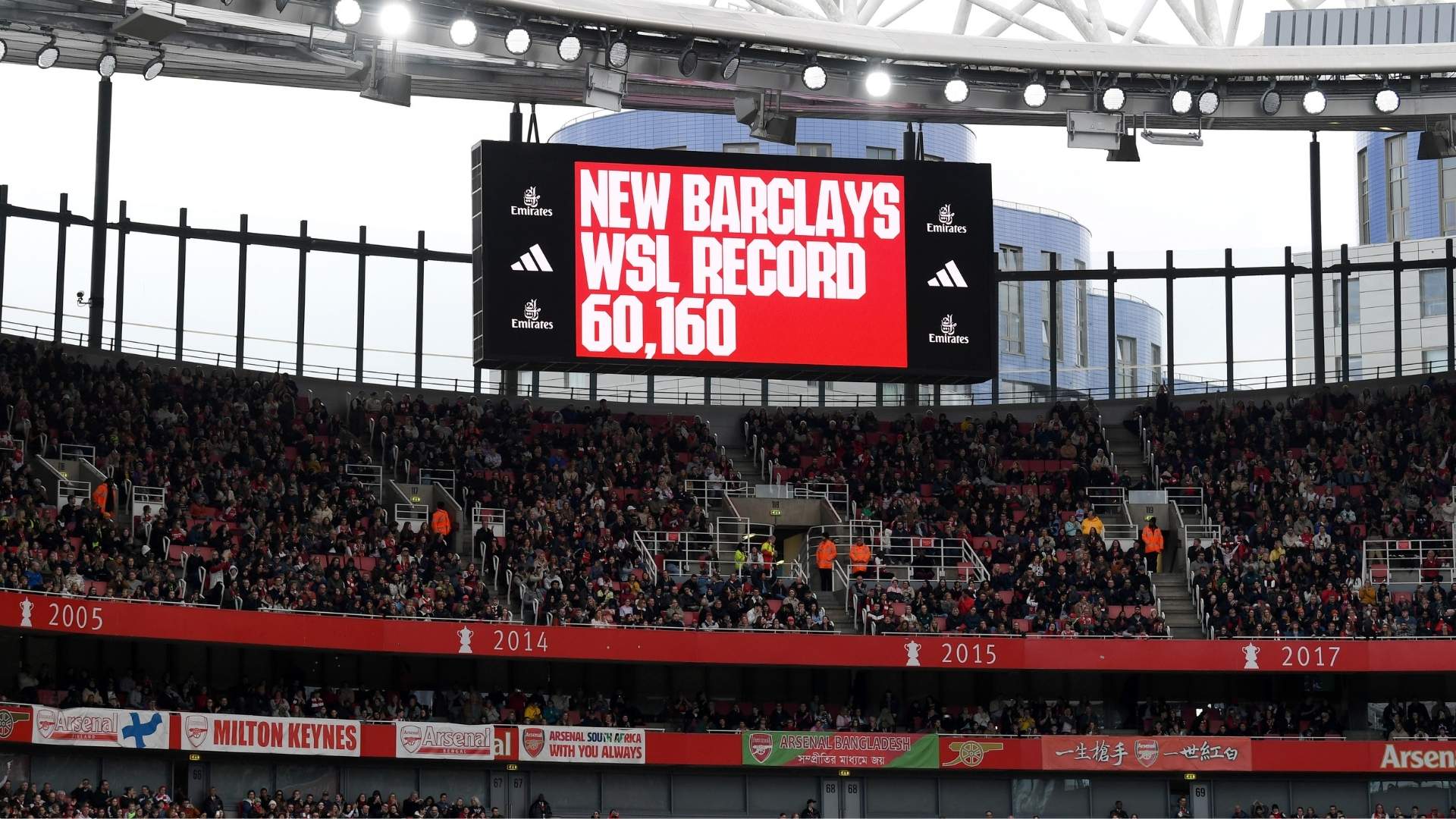 VERTA-The-Emirates-WSL-attendance-record-Arsenal-vs-Man-United-2025.
